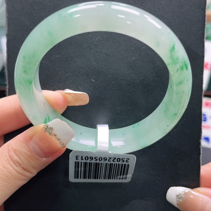 石英质玉（非洲翠）未镶嵌手镯