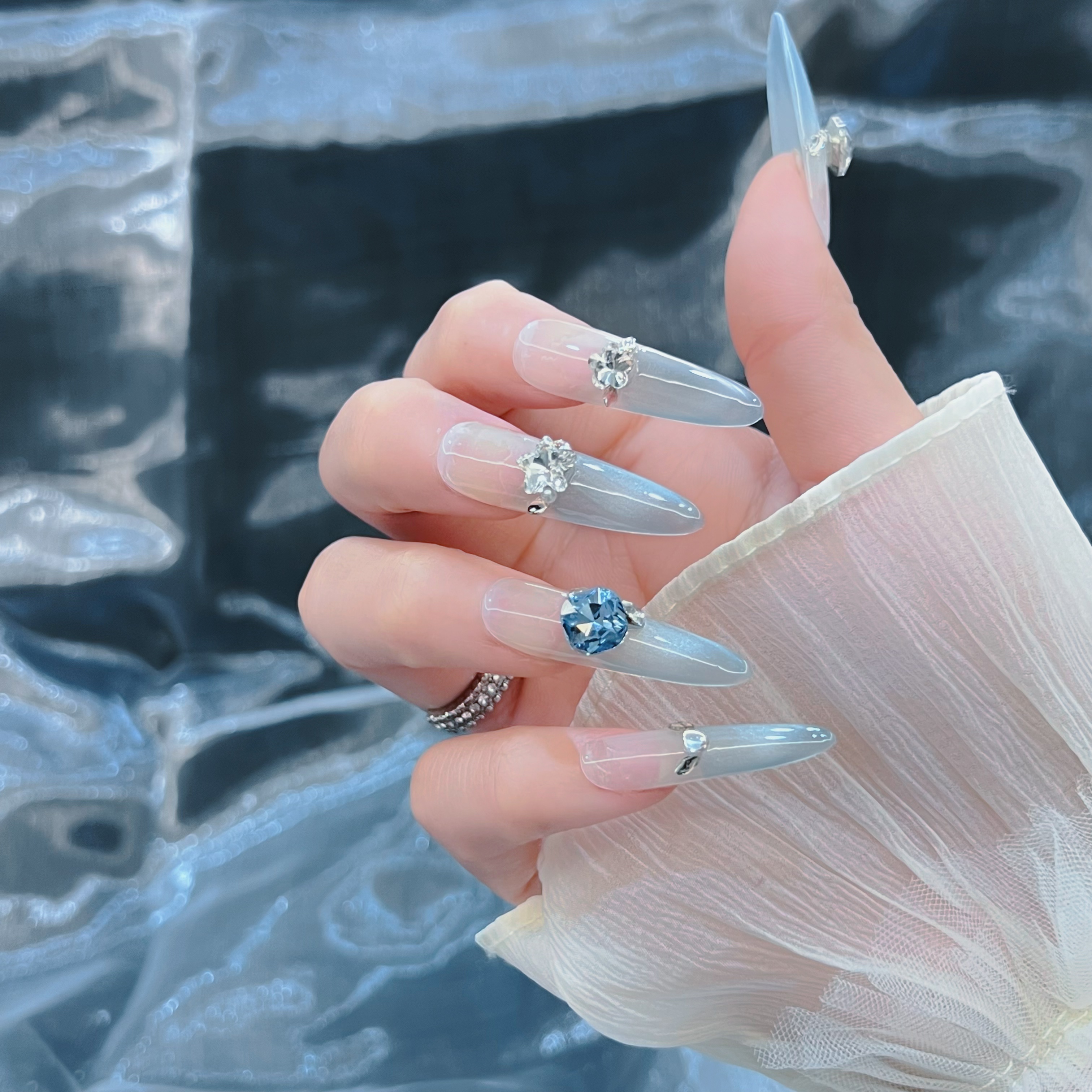 【蓝色秘境】高级感轻奢猫眼蓝色纯手工穿戴甲法式爆闪穿戴款美甲贴