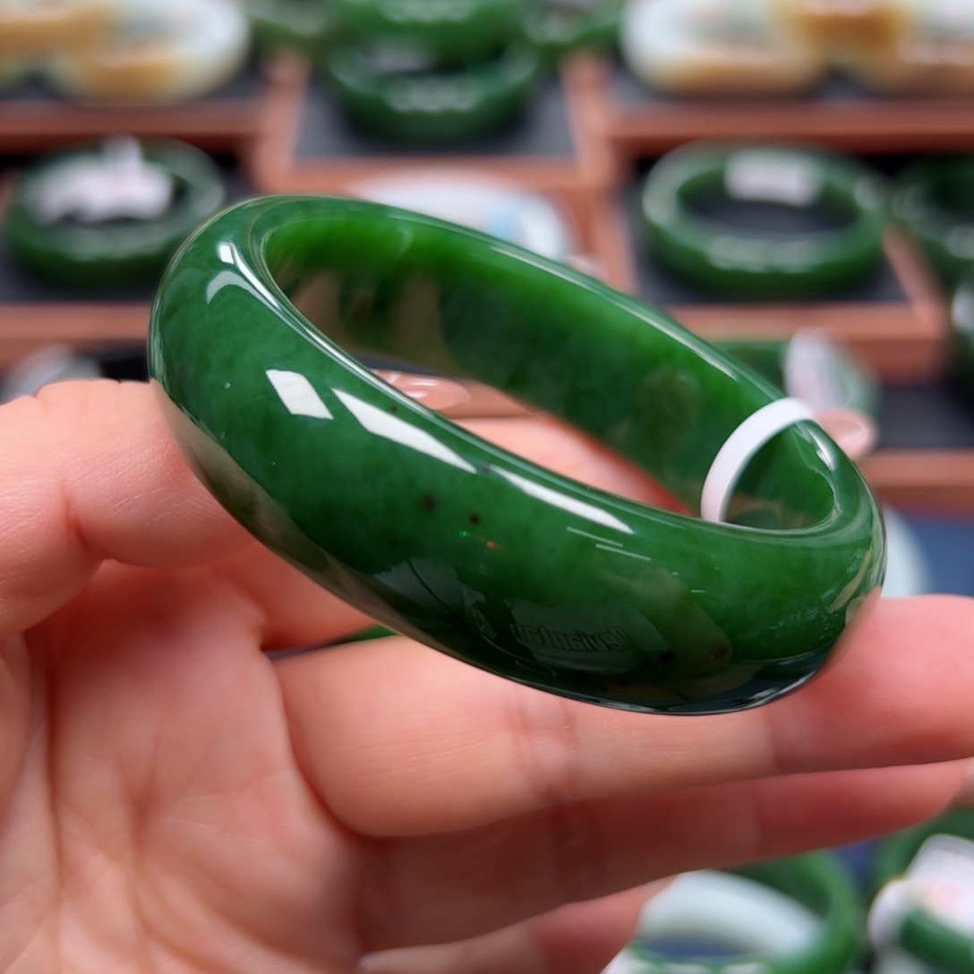 未镶嵌手镯和田玉（碧玉）5455圈口