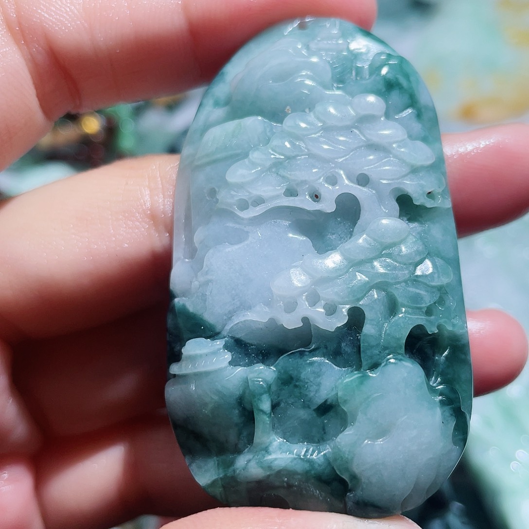 翡翠颈饰未镶嵌翡翠