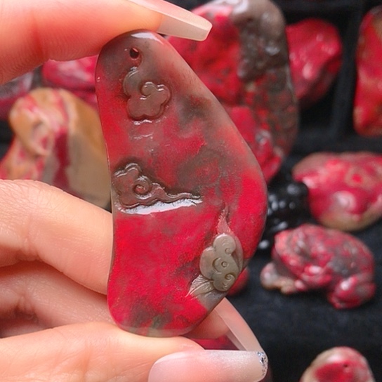 昌化鸡血石昌化鸡血石精品挂件