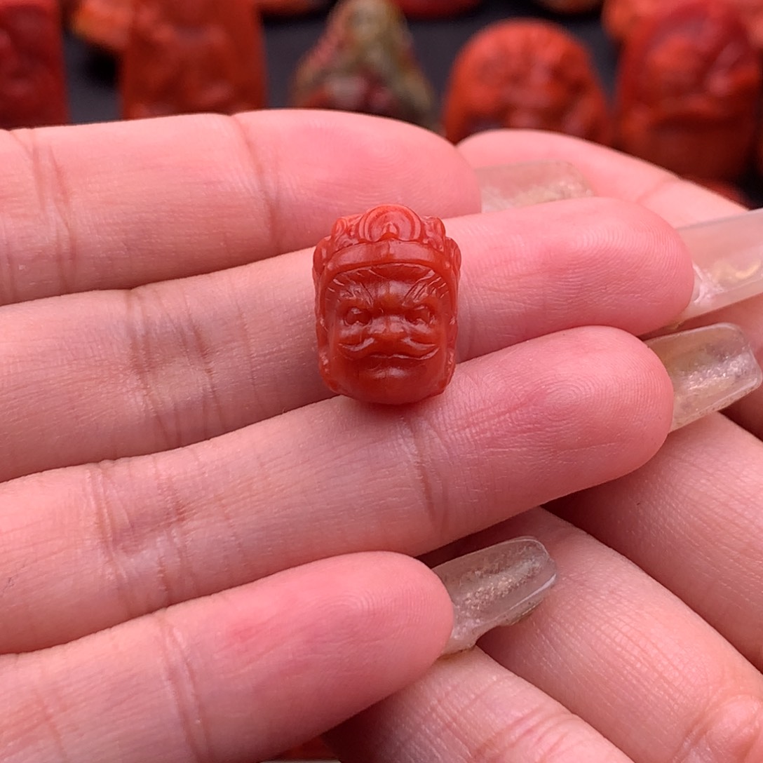 南红玛瑙南红川料精工雕刻黄财神12mm未镶嵌
