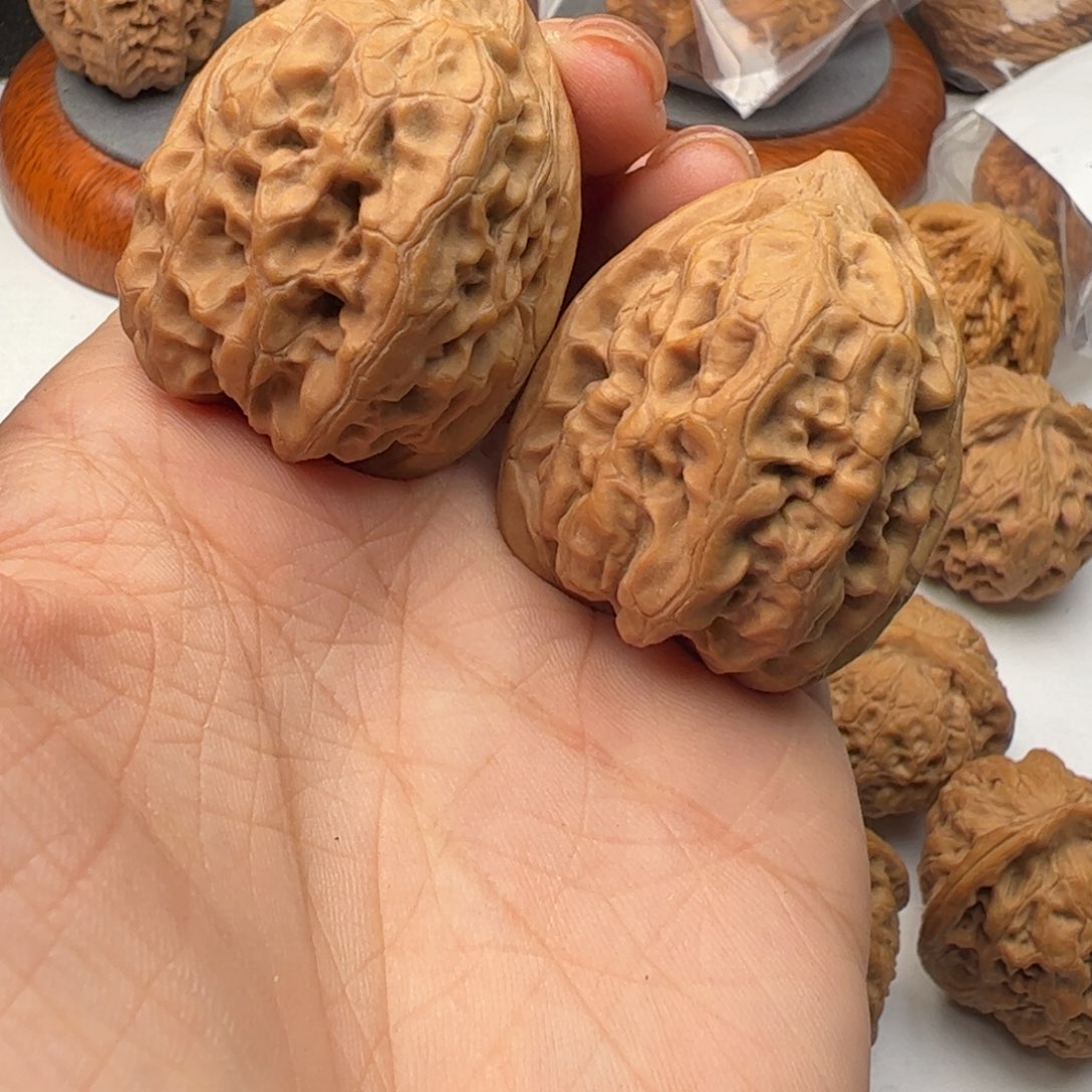 文玩核桃吊坠判**.火苗