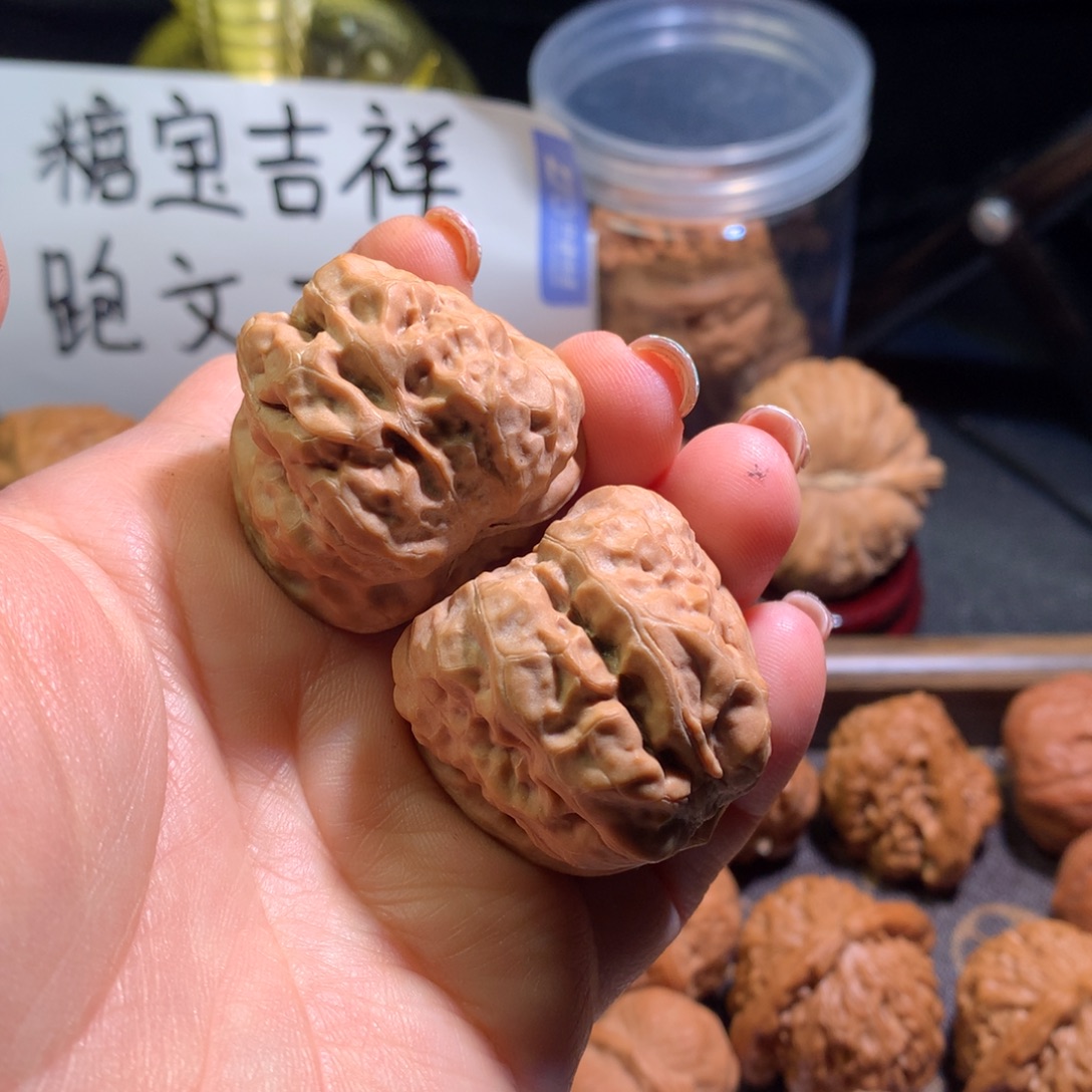 文玩核桃吊坠36尺蛙蛙，有修