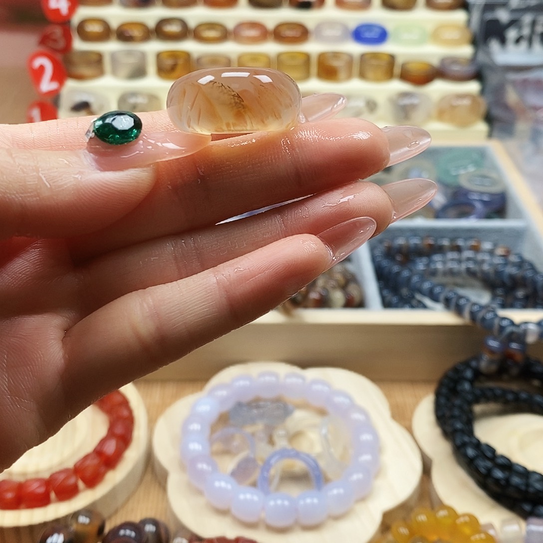 宝***儿玛瑙/玉髓未镶嵌戒指