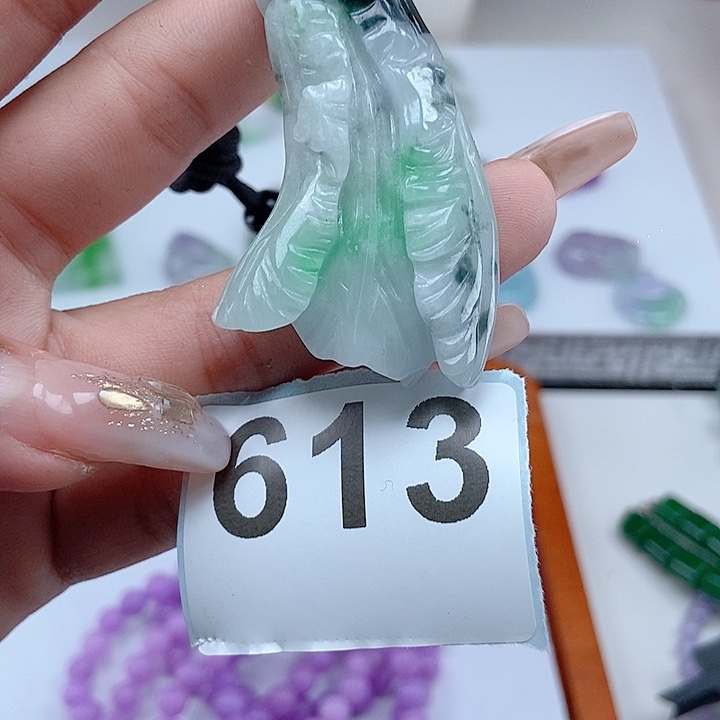 翡翠颈饰未镶嵌吊坠