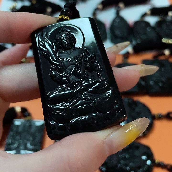 翡翠颈饰未镶嵌达*