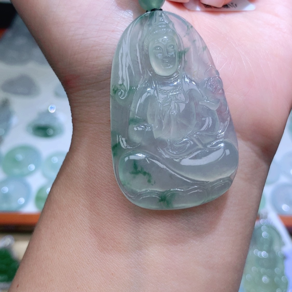 【闪购商品】翡翠颈饰未镶嵌观音牌