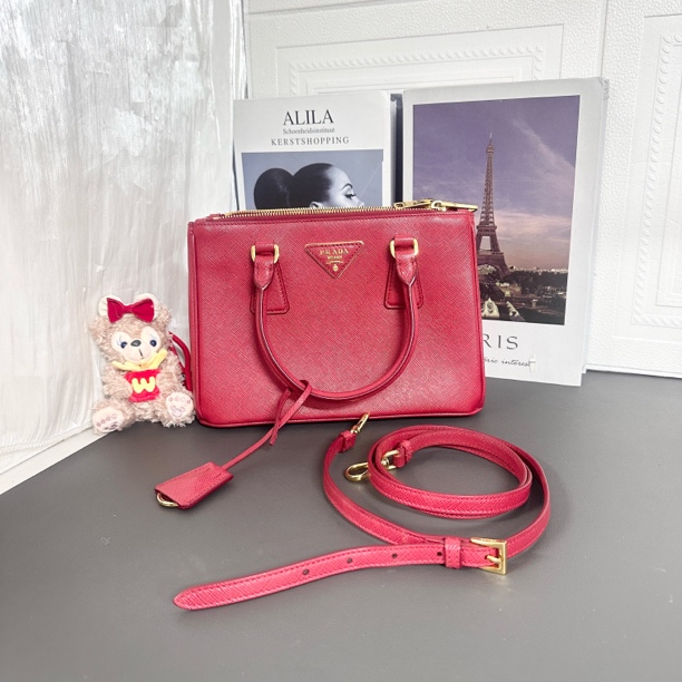 95新 Prada/普拉达 小号杀手底长25手提斜挎包
