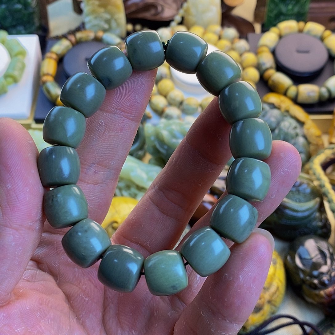 岫岩河磨玉（透闪石质玉）手串未镶嵌