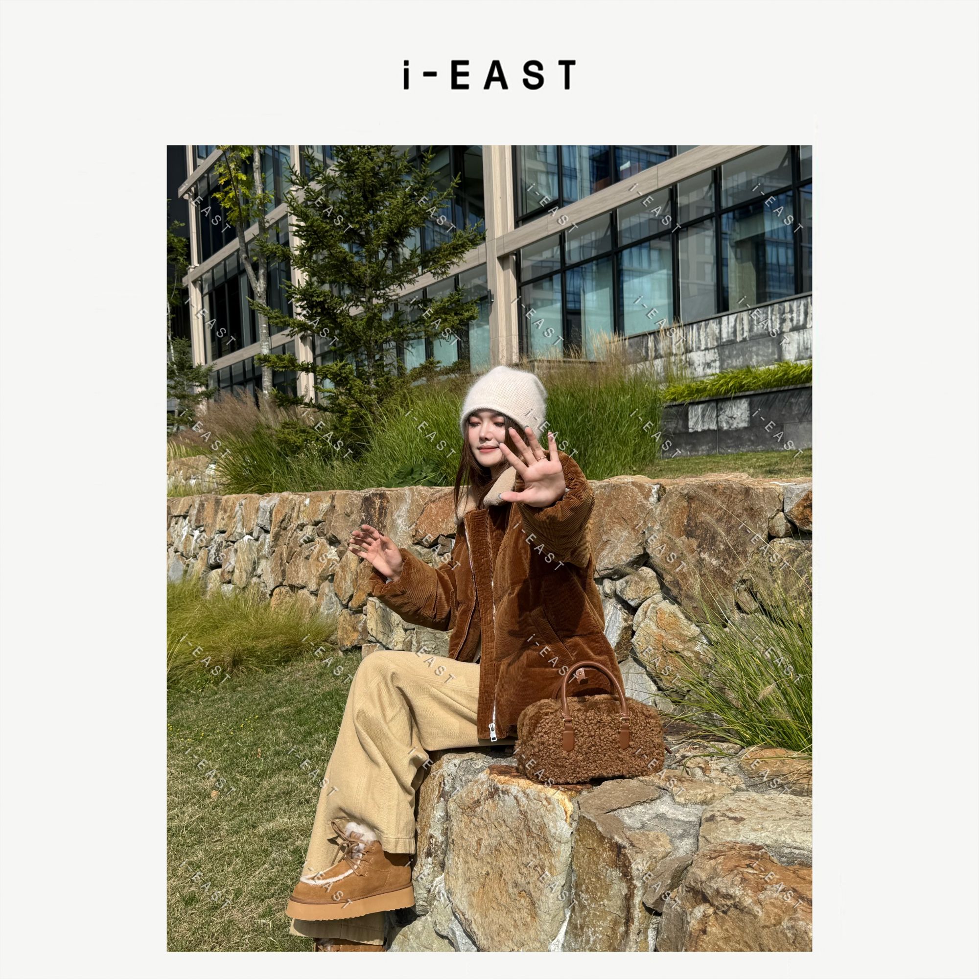 i-EAST 假日奶咖~秋冬竖条纹毛茸茸翻领羽绒服外套-5D 25CA19907