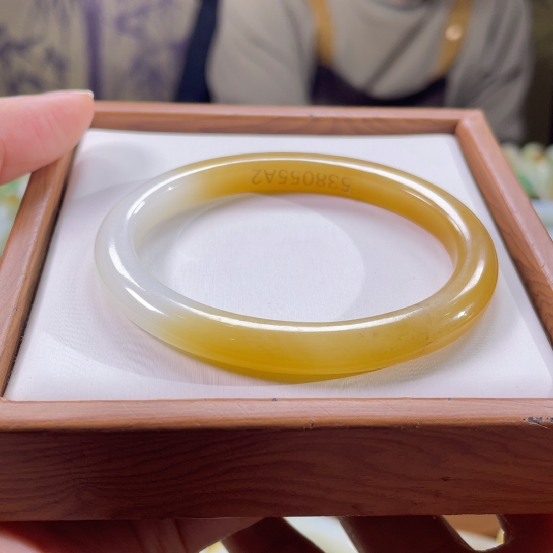 绿****和田玉未镶嵌手镯5354圈