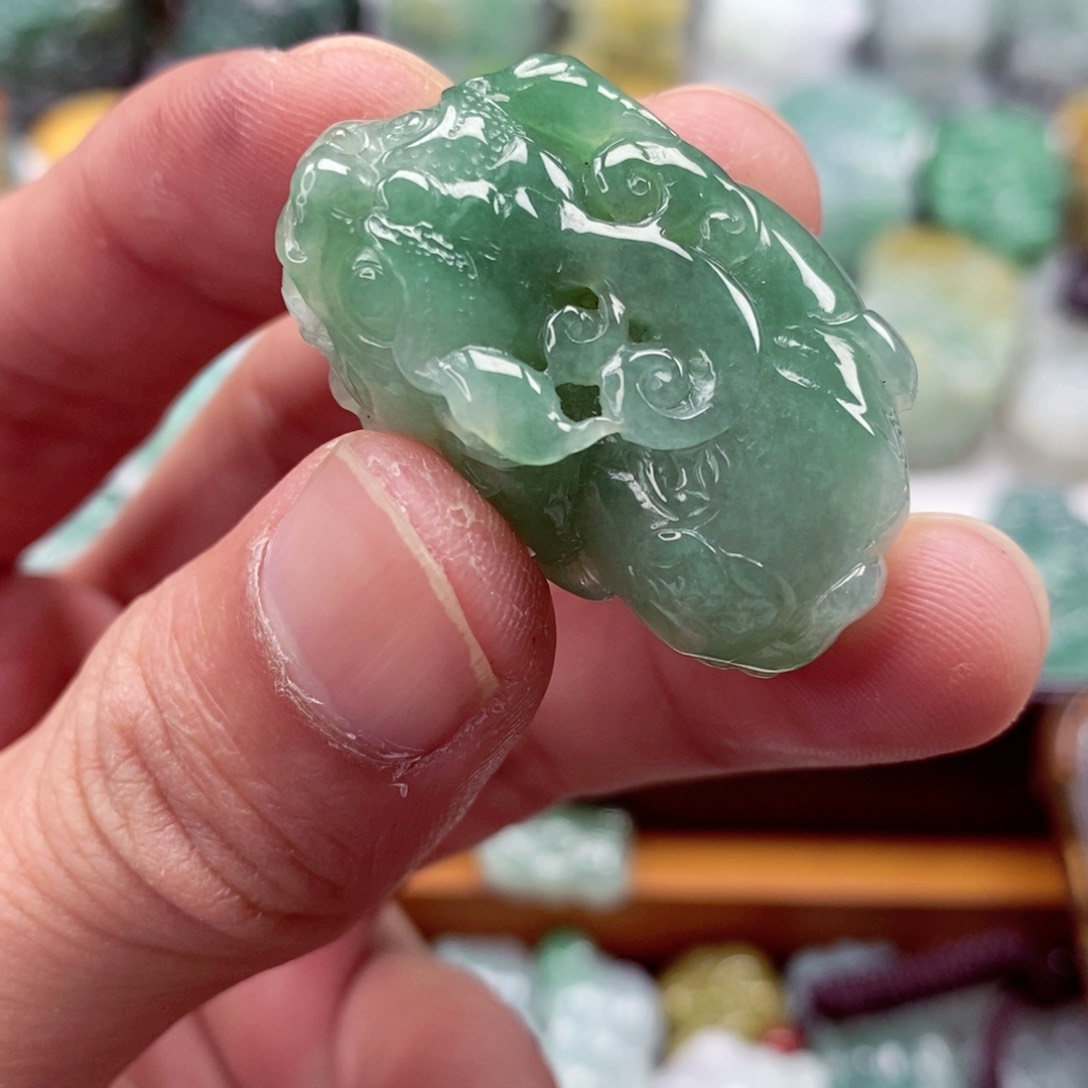 翡翠颈饰未镶嵌翡翠