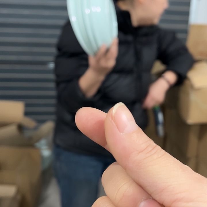 下***画瓷片青瓷8英寸大汤碗两个微瑕包邮