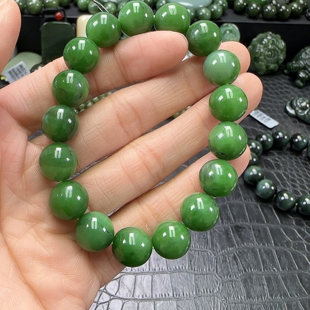 和田玉（碧玉）未镶嵌珠宝奇石