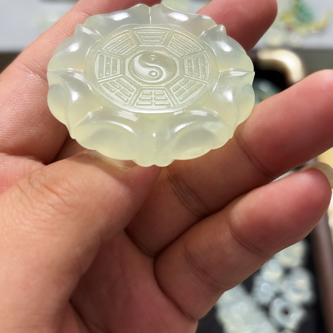 ꧁***꧂蛇纹石玉未镶嵌颈饰