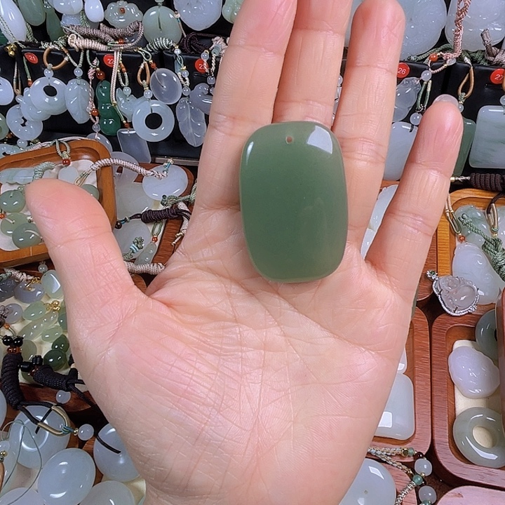 心***水石英质玉未镶嵌颈饰