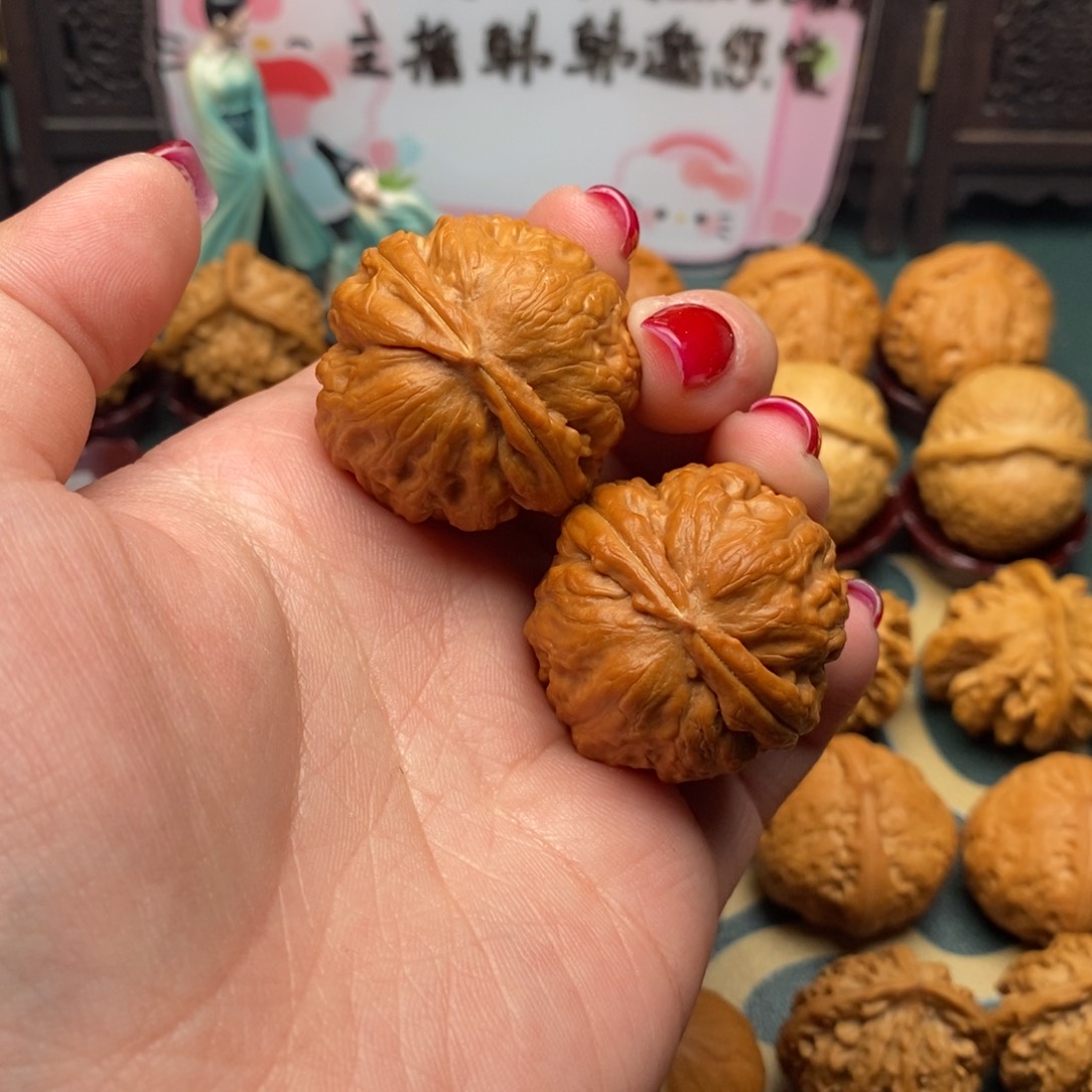 文玩核桃把件卧龙石