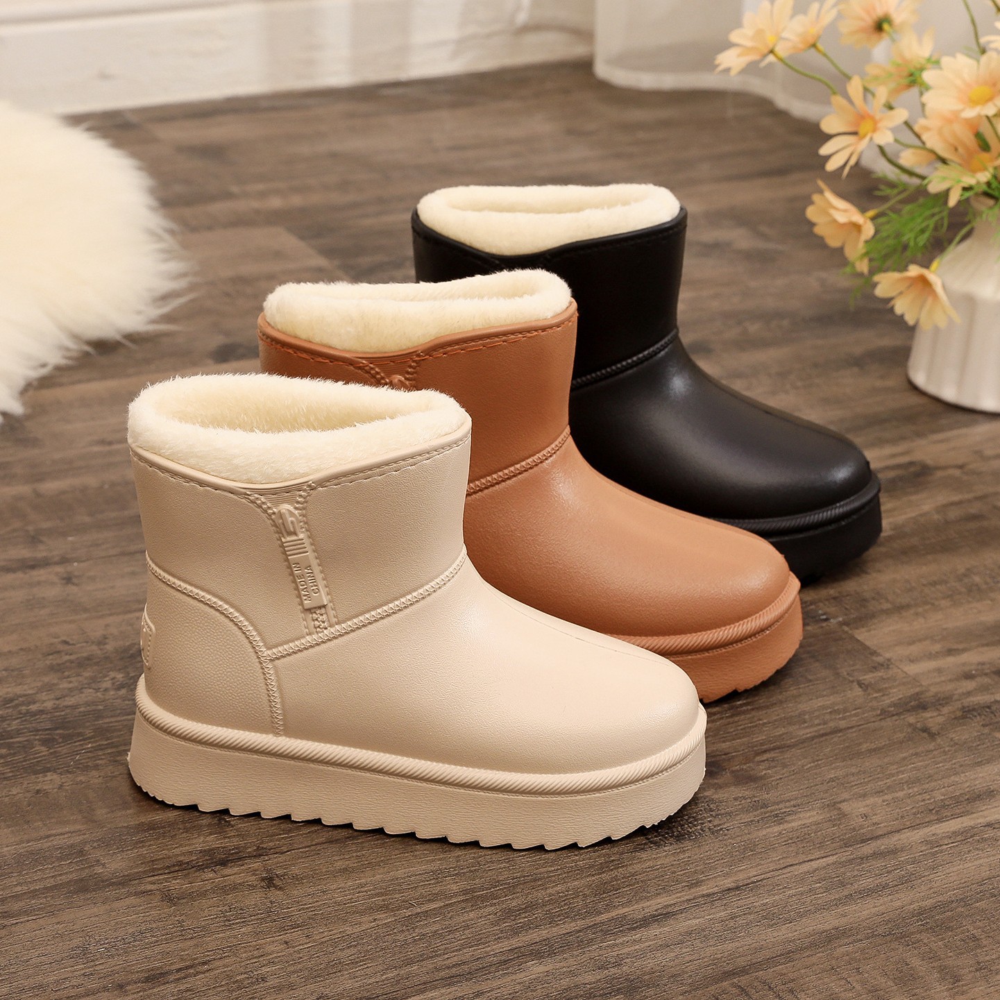 毛绒雪地靴女2025新款短筒四季加绒四季保暖厚底防水防滑韩版百搭