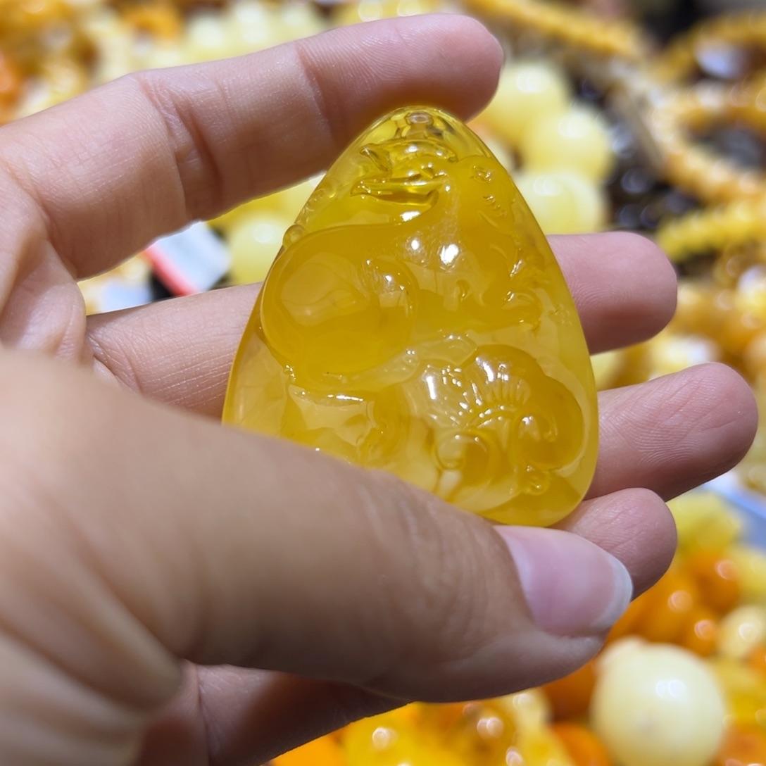 琥珀珠宝奇石未镶嵌