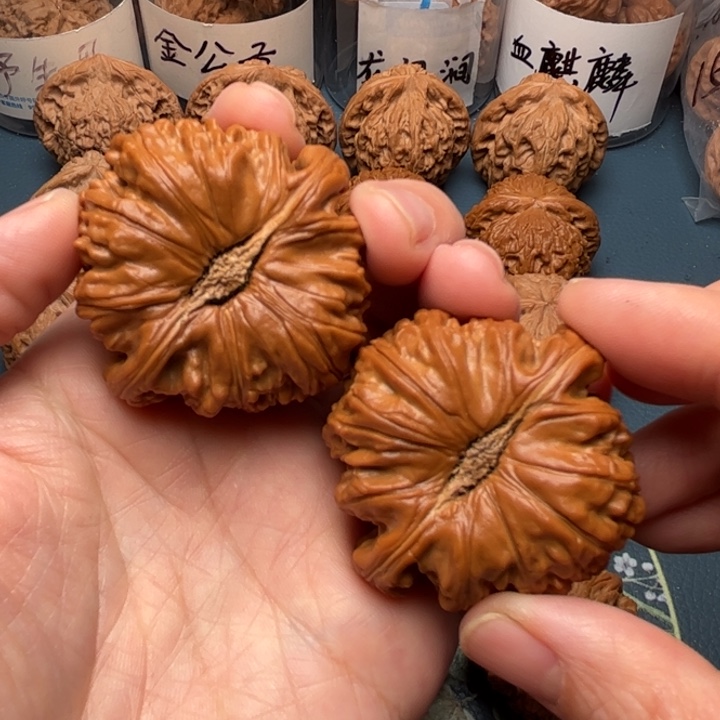 吊坠文玩核桃46卡姿兰大眼睛闷白