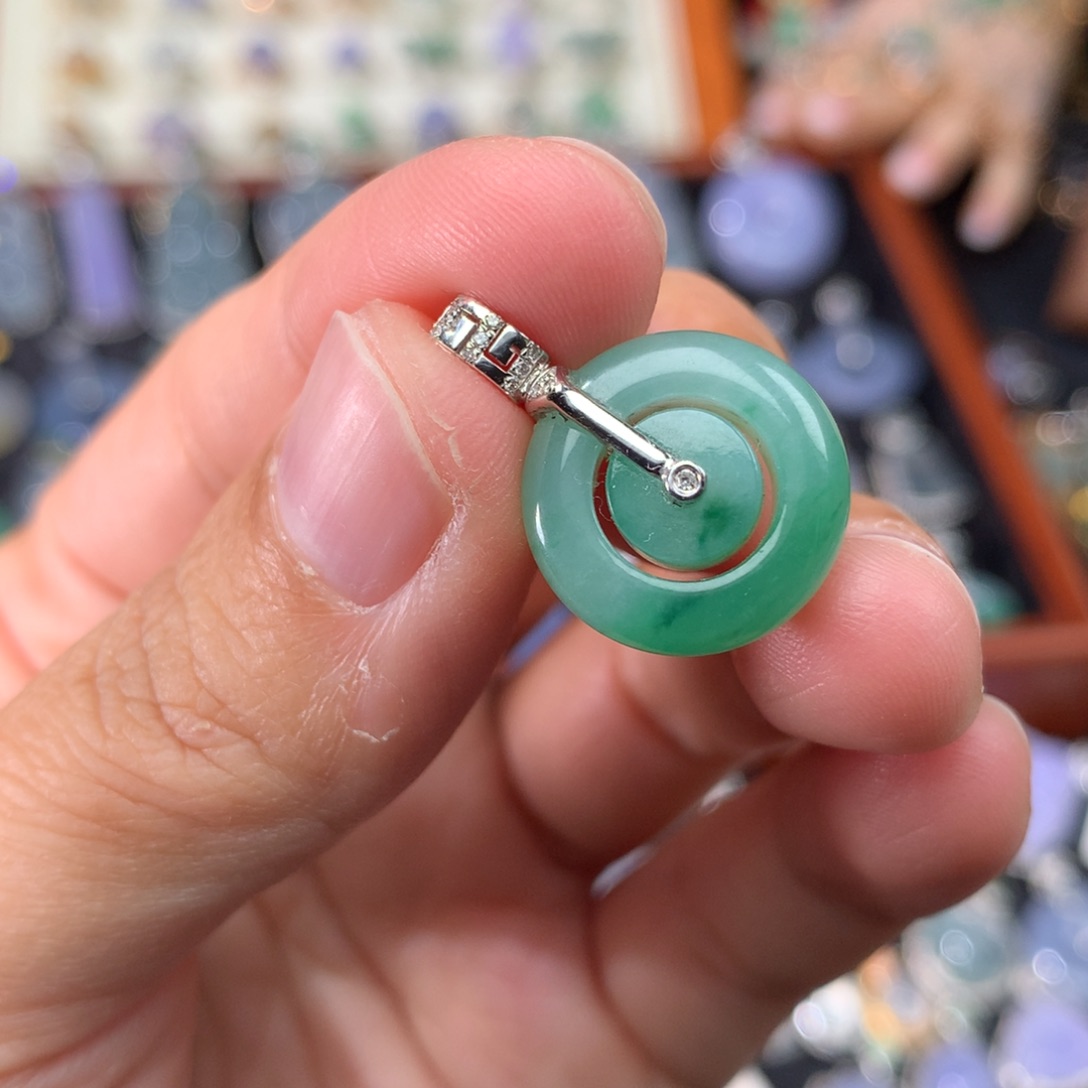 吊坠(不含链)18K金镶嵌翡翠