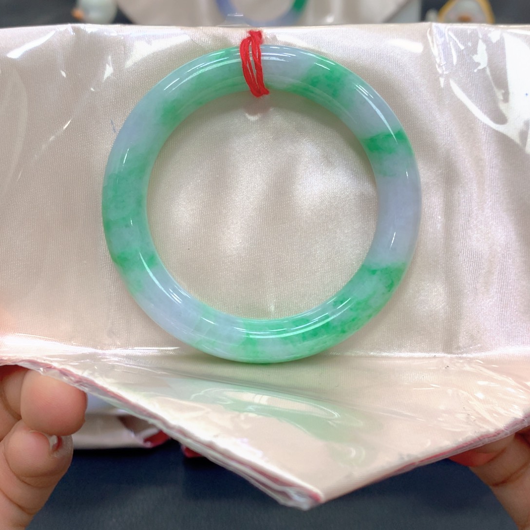 翡翠未镶嵌手镯翡翠9