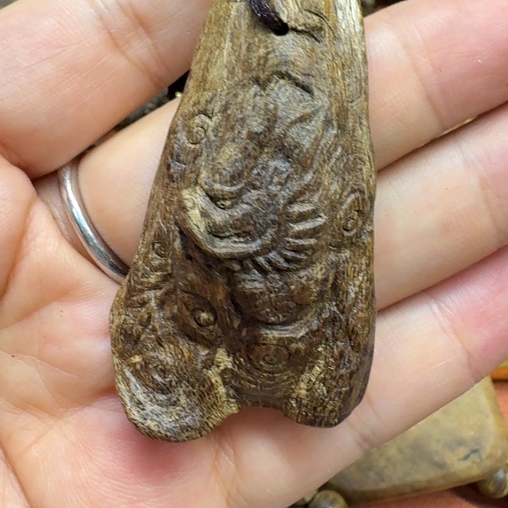 大叶紫檀（黑酸枝木类）