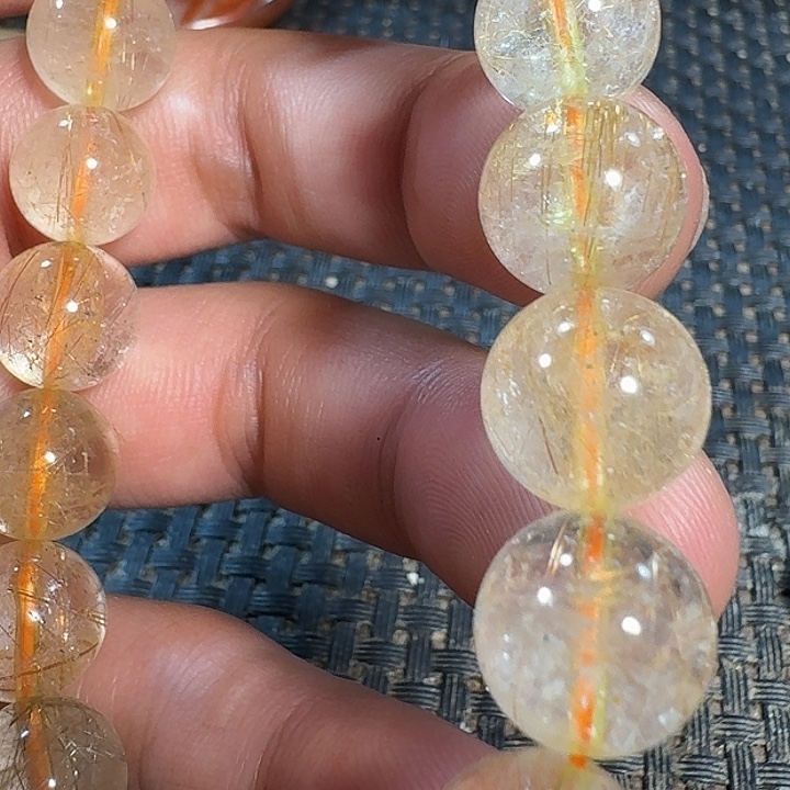 阳***%颈饰未镶嵌水晶好