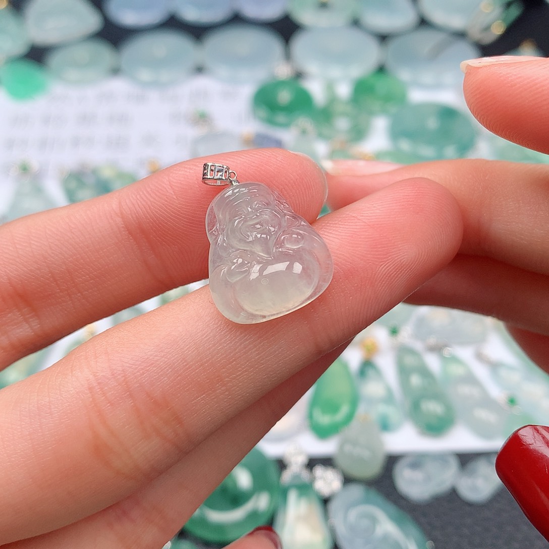 翡翠颈饰18K金镶嵌天然翡翠