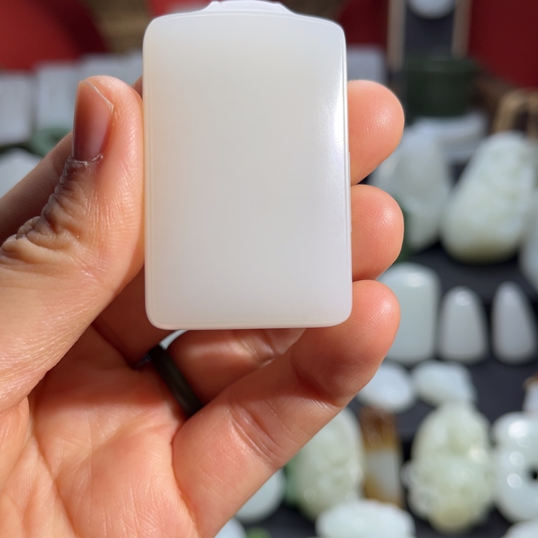 和田玉吊坠(赠链)未镶嵌三*叶