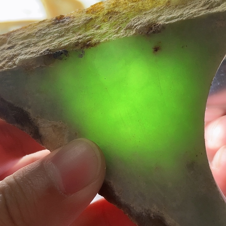 翡翠颈饰未镶嵌毛料2