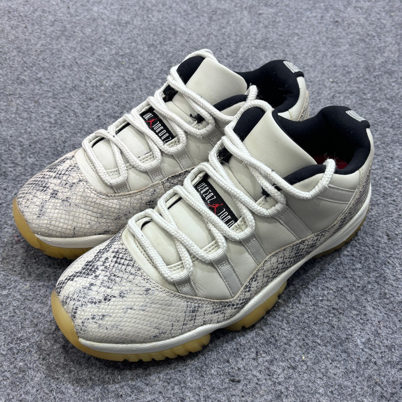 90新 maje 11代白蛇 43码 鞋