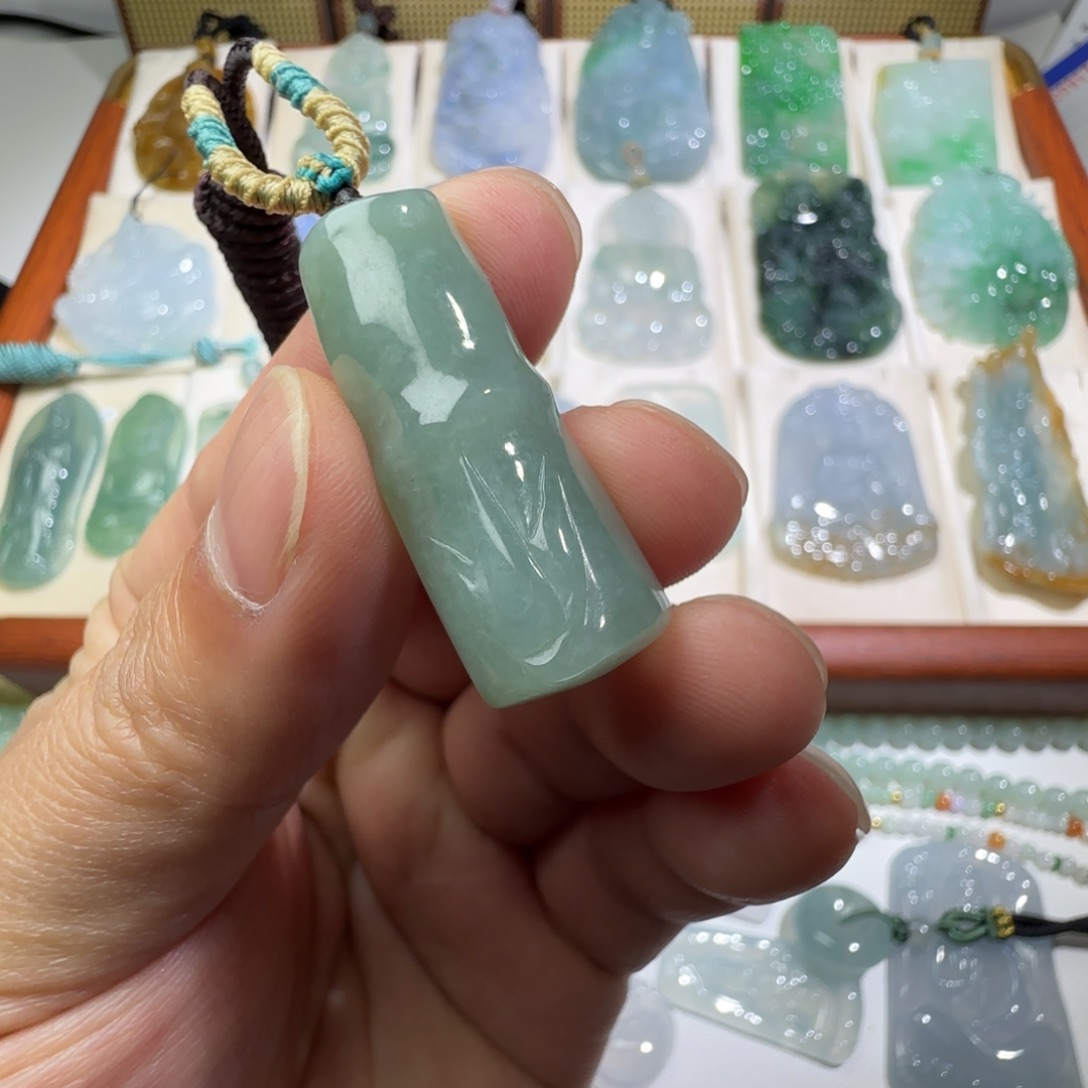 翡翠未镶嵌颈饰天然缅甸翡翠A货