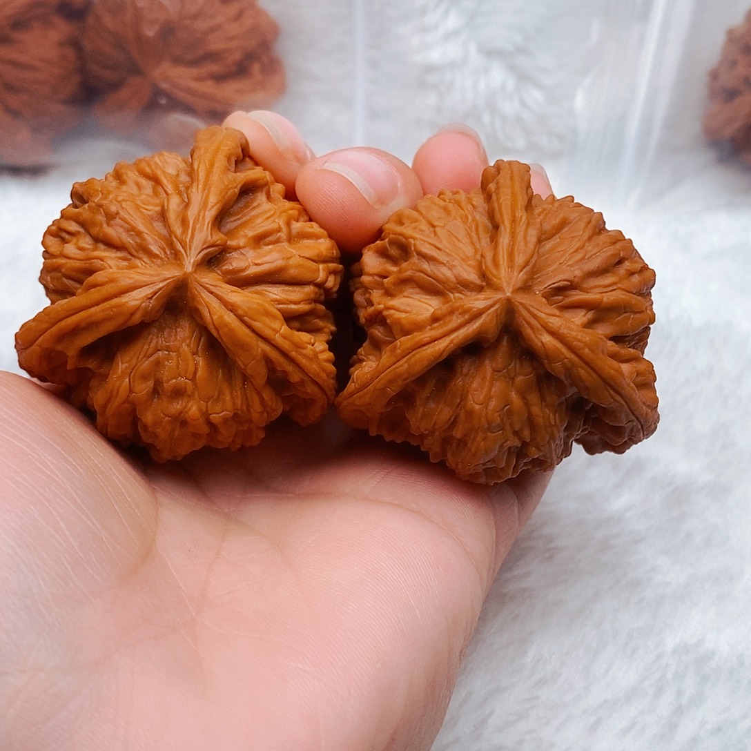 ༅***༅文玩核桃吊坠三棱