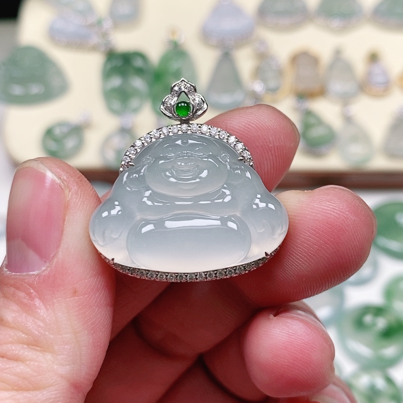 【闪购商品】颈饰18K金镶嵌翡翠