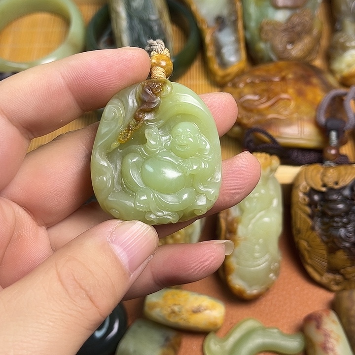 岫岩河磨玉（透闪石质玉）未镶嵌颈饰