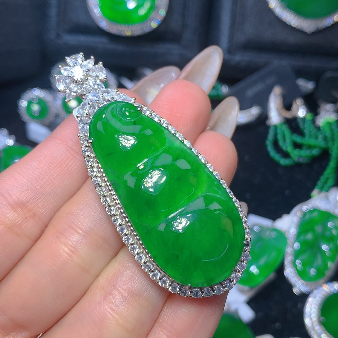 翡翠颈饰银S925镶嵌晨**S翡翠