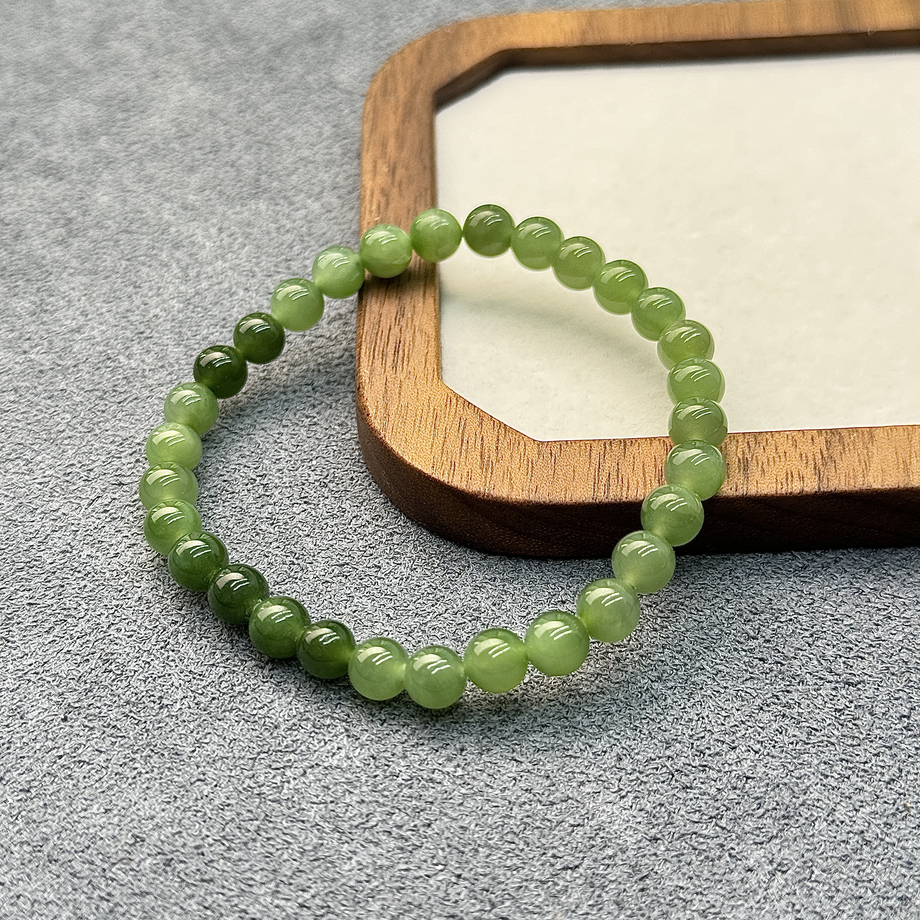 约5-6mm和田玉碧玉圆珠手串多样性发一