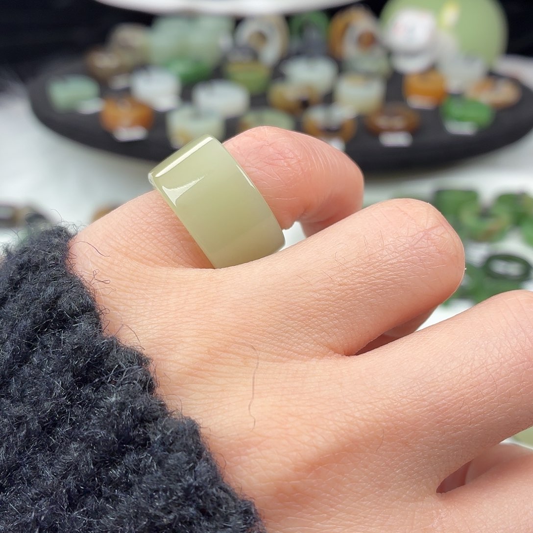 和田玉未镶嵌戒指S150青提肉圆切15.9