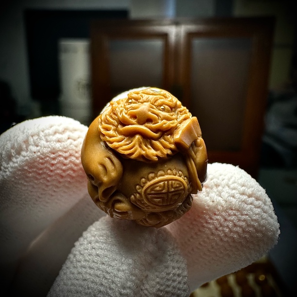 锦溪全身版，折扇钟馗猴头核桃，尺寸18➕，掉金第一次包补
