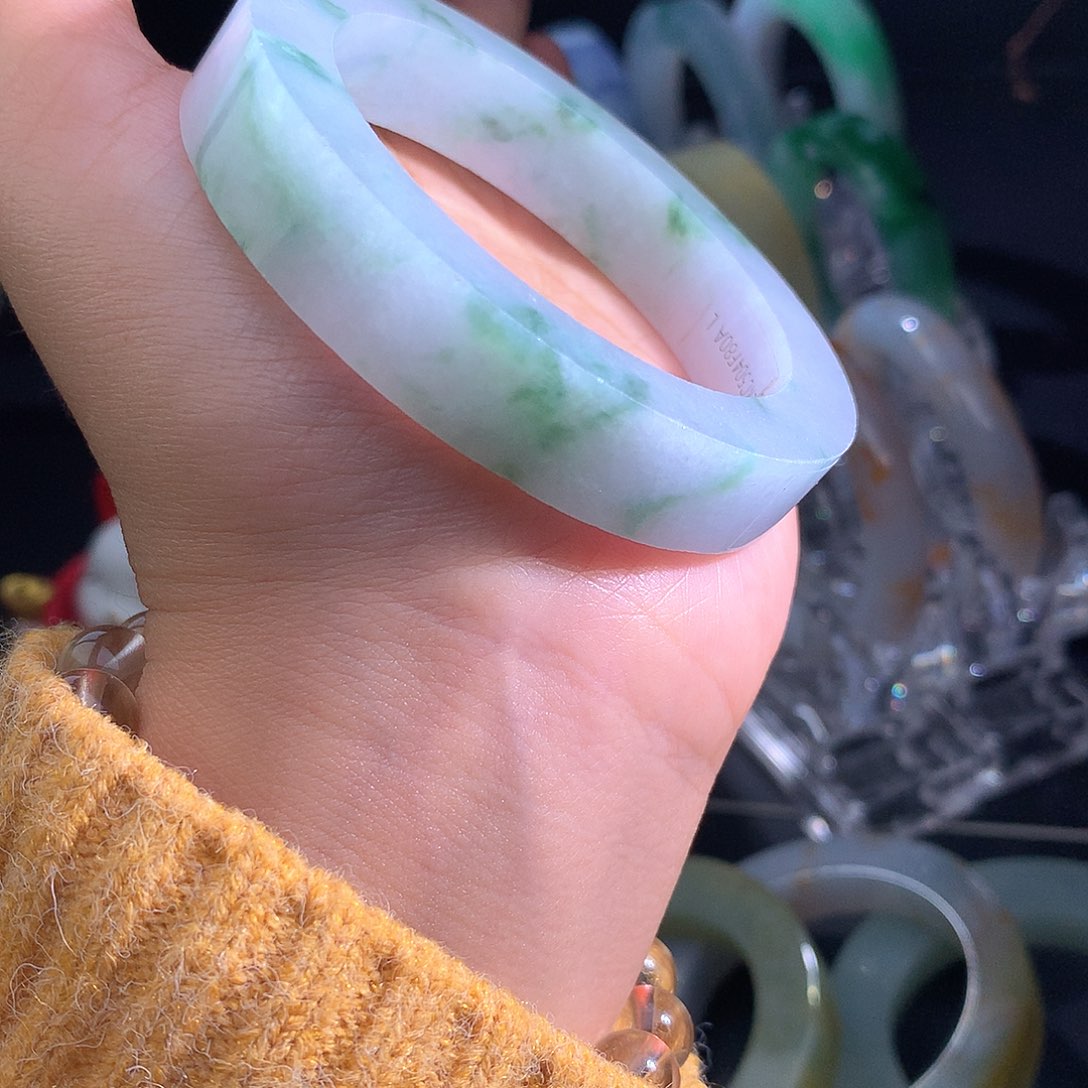 定制翡翠燕子强推未镶嵌