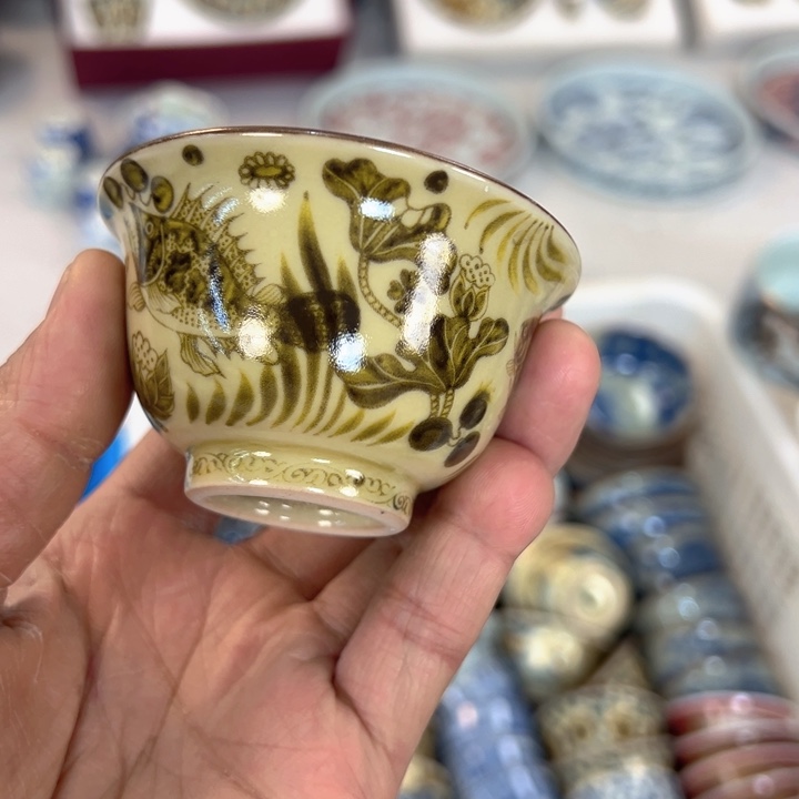 八***我瓷片釉里金鱼藻纹压手杯客杯