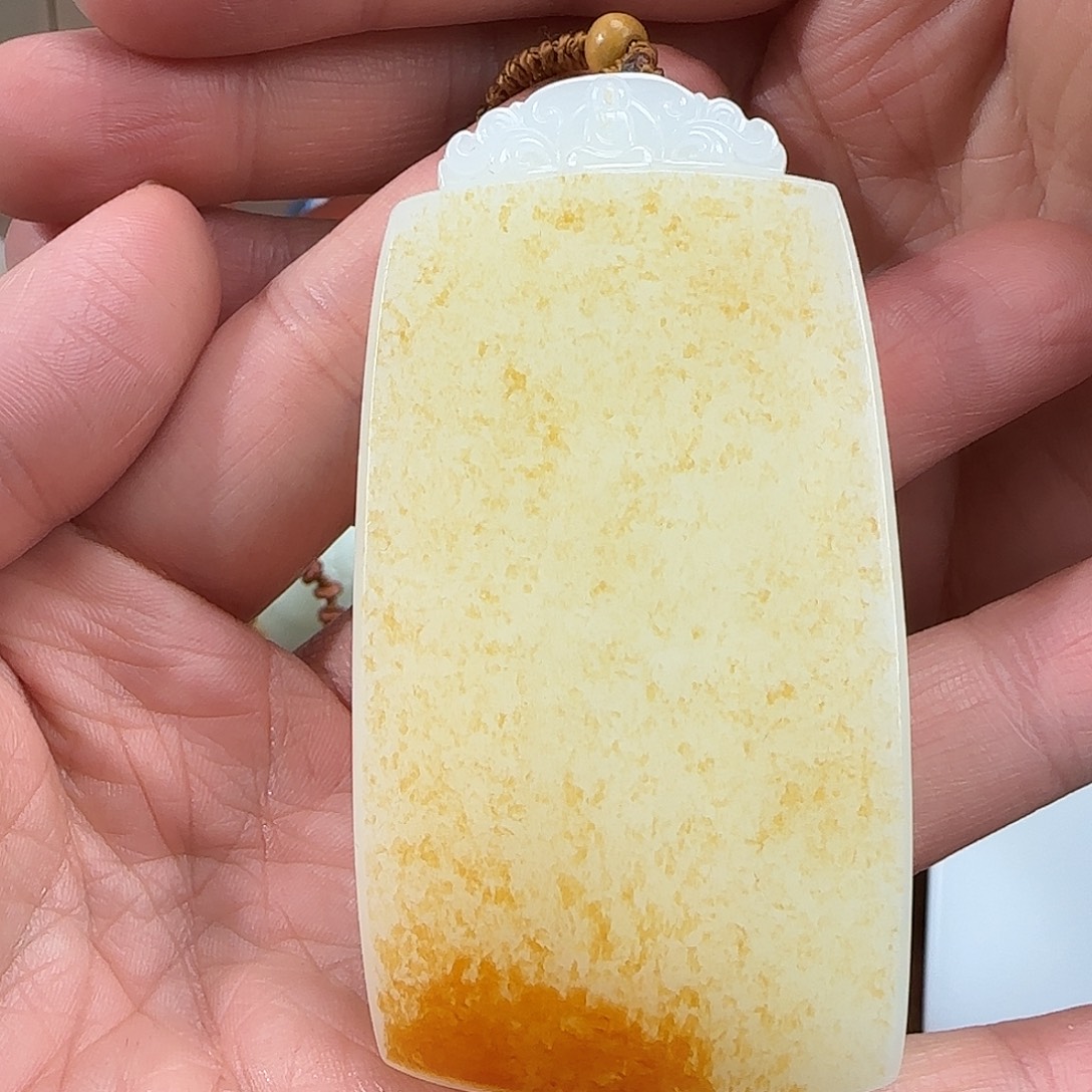 龟***杨和田玉未镶嵌颈饰