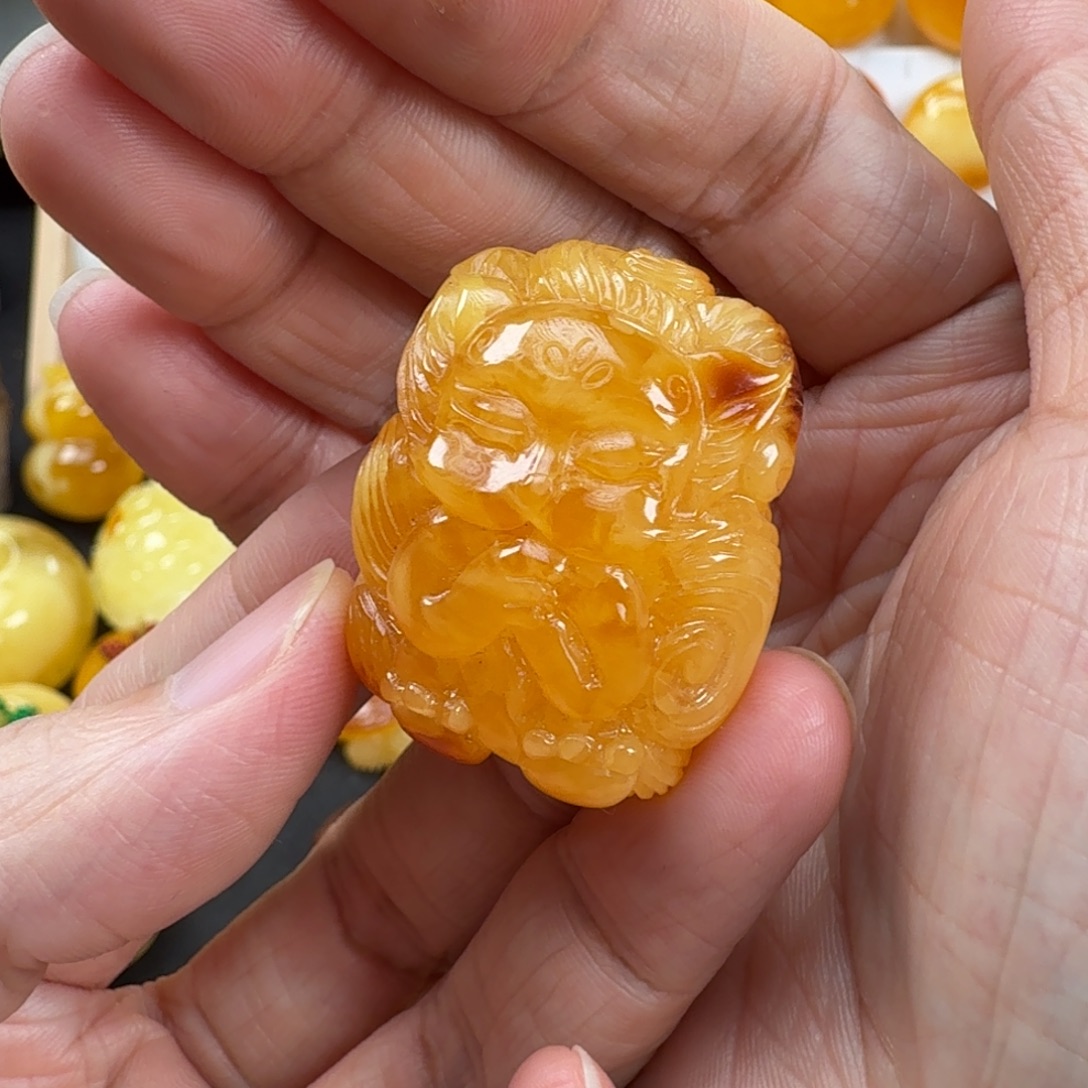 蜜蜡未镶嵌颈饰蜜蜡