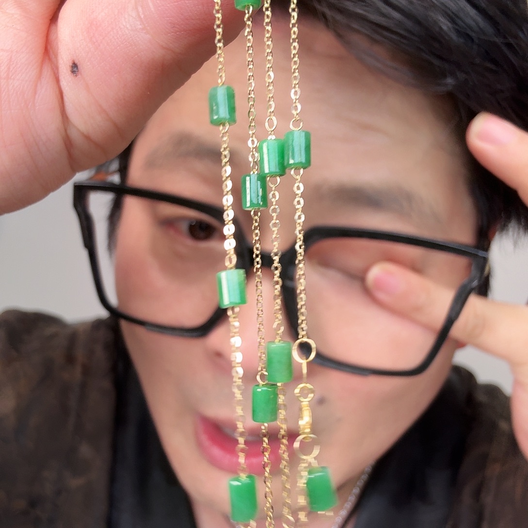 翡翠18K金镶嵌颈饰一件