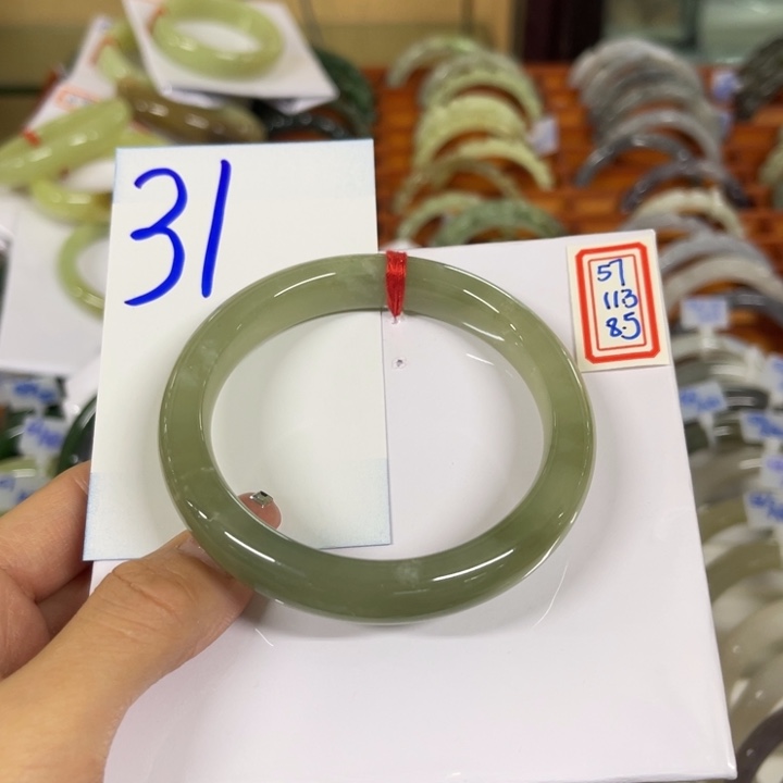 和田玉未镶嵌手镯