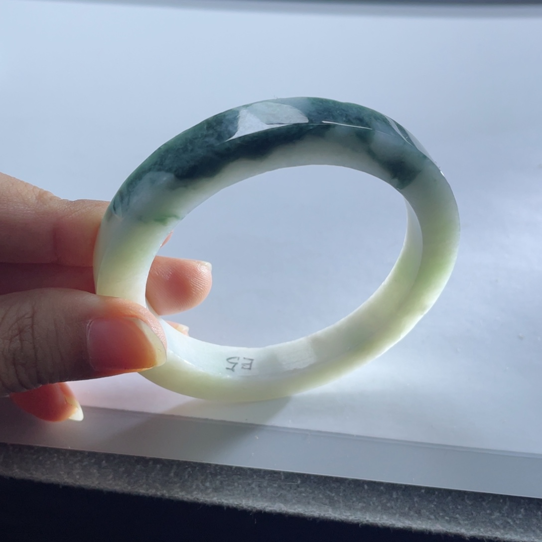 定制翡翠未镶嵌正圈手镯