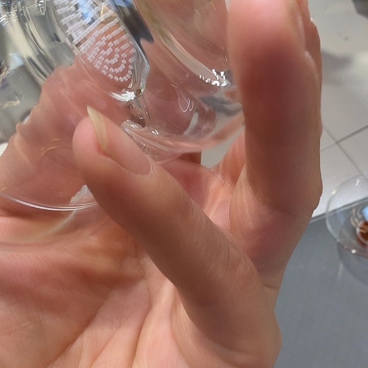茶漏禾器红。                  