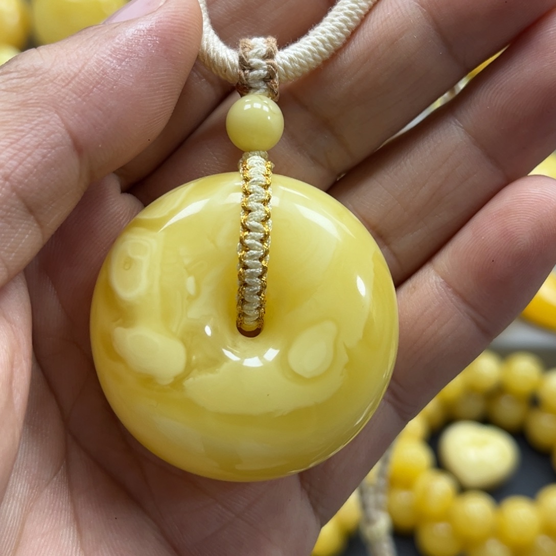 蜜蜡未镶嵌珠宝奇石